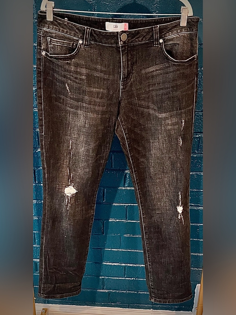 Women’s Distressed Black Skinny Jeans